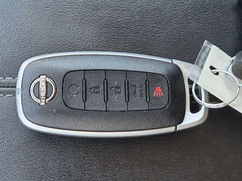 Used 2025 Nissan Pathfinder SV FWD image 33
