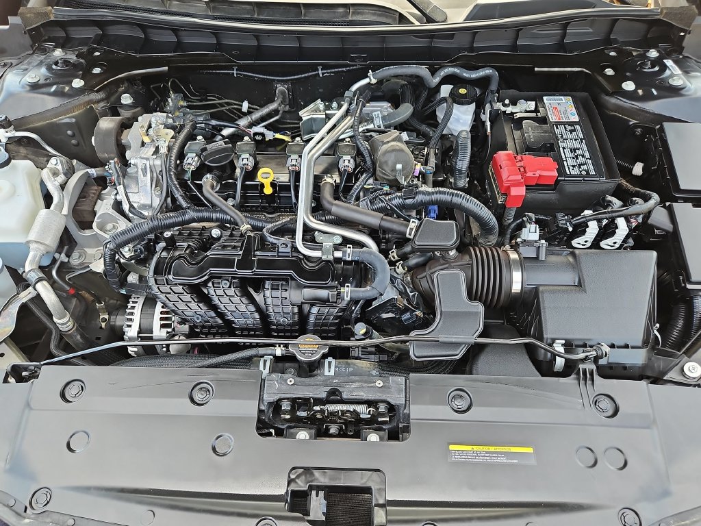 Used 2025 Nissan Altima 2.5 SV FWD image 35