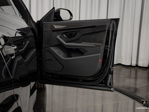 Used 2024 Lamborghini Urus S image 43