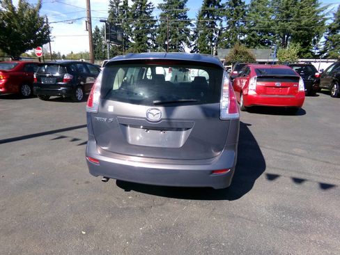 Used 2010 MAZDA MAZDA5 Sport w/ Popular Equipment Pkg image 4