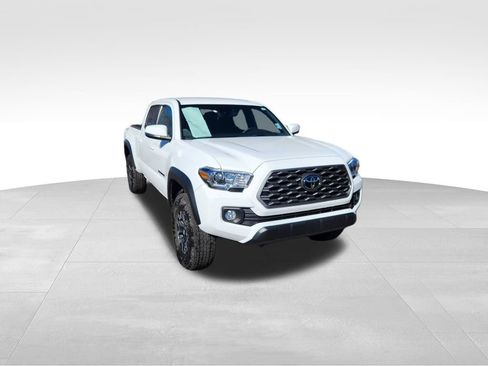 Used 2023 Toyota Tacoma TRD Off-Road image 2