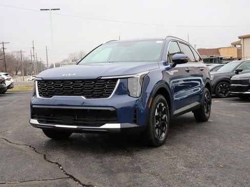 New 2026 Kia Sorento S image 4