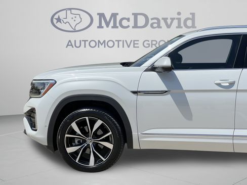 Used 2024 Volkswagen Atlas Cross Sport SEL Premium R-Line AWD/4WD image 30