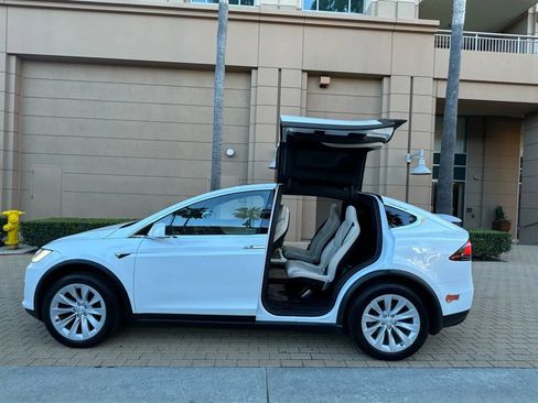 Used 2019 Tesla Model X Long Range AWD/4WD image 9