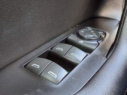 Used 2019 Chevrolet Blazer RS FWD image 16