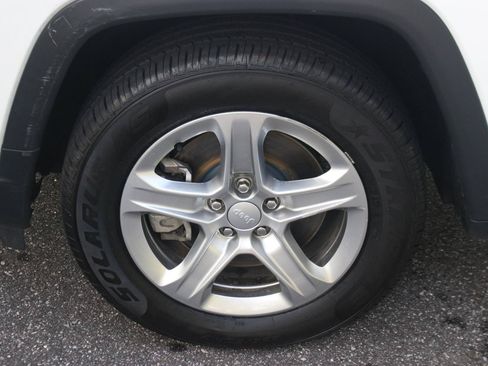 Used 2024 Jeep Compass Latitude AWD/4WD image 36