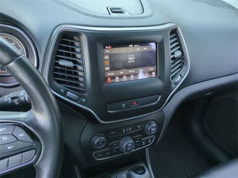 Used 2020 Jeep Cherokee Latitude Plus image 28