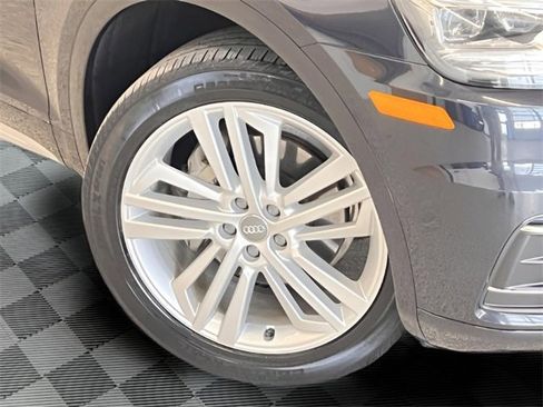 Used 2018 Audi Q5 2.0T Premium Plus w/ Premium Plus Package image 33