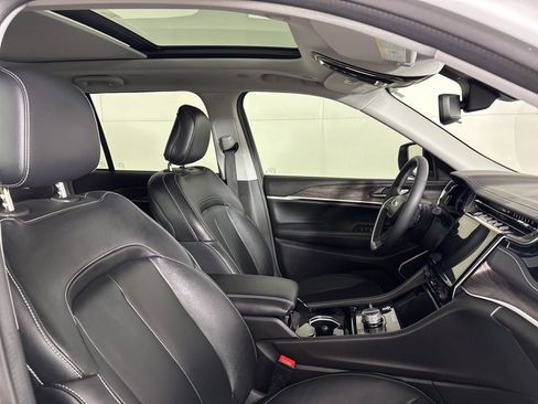 Used 2022 Jeep Grand Cherokee Limited 4xe image 15