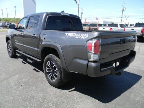 Used 2022 Toyota Tacoma TRD Sport w/ Technology Package AWD/4WD image 7