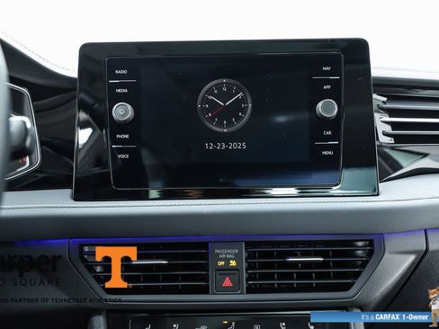 Used 2025 Volkswagen Jetta SEL image 25