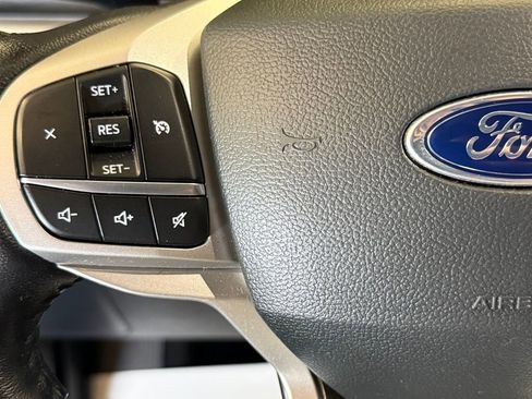 Used 2021 Ford Explorer XLT w/ Equipment Group 202A AWD/4WD image 11