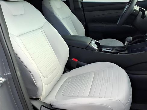 Used 2025 Hyundai Santa Cruz SE image 15