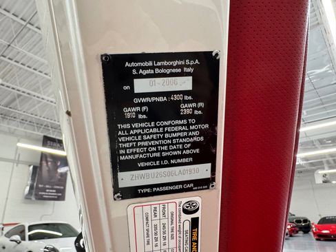 Used 2006 Lamborghini Murcielago Roadster image 31