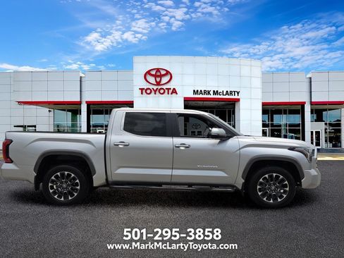 Used 2025 Toyota Tundra Limited AWD/4WD image 6