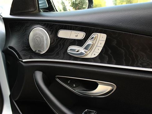 Used 2017 Mercedes-Benz E 300 image 22
