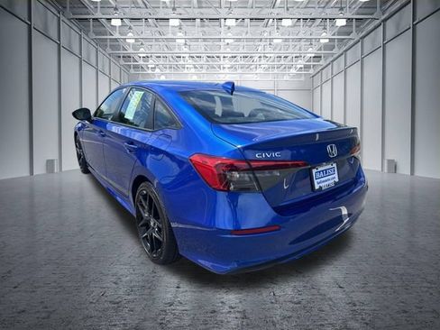 Used 2023 Honda Civic Sport image 3