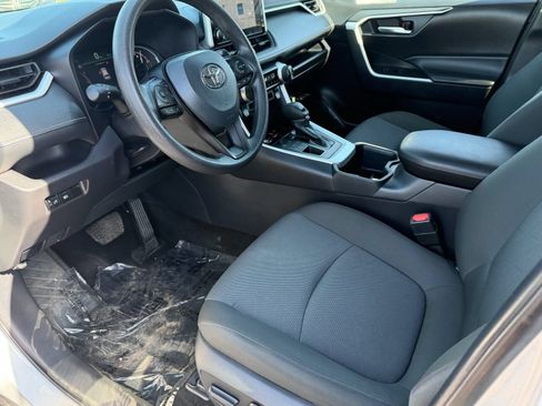Used 2025 Toyota RAV4 XLE AWD/4WD image 20