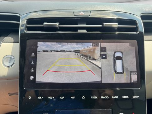 Used 2024 Hyundai Tucson Limited FWD image 16