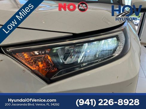 Used 2019 Toyota RAV4 XLE w/ Convenience Package FWD image 7