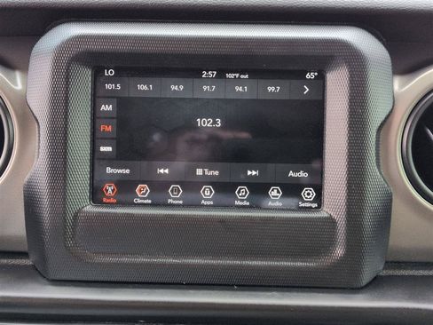 Used 2018 Jeep Wrangler Unlimited Sport S AWD/4WD image 22