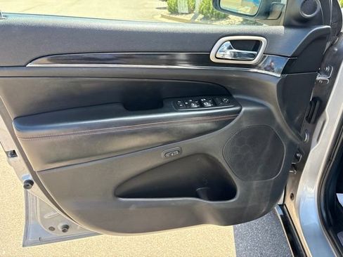 Used 2016 Jeep Grand Cherokee Limited 75th Anniversary RWD image 11
