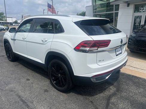 Used 2023 Volkswagen Atlas Cross Sport SE w/ Black Wheel Package AWD/4WD image 4