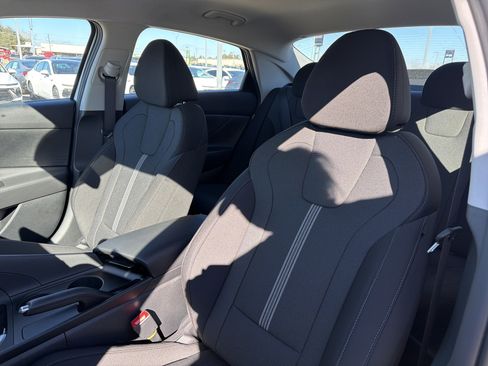 New 2026 Hyundai Elantra SE image 5