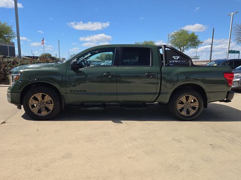 Used 2024 Nissan Titan SV w/ SV Bronze Edition Package image 6