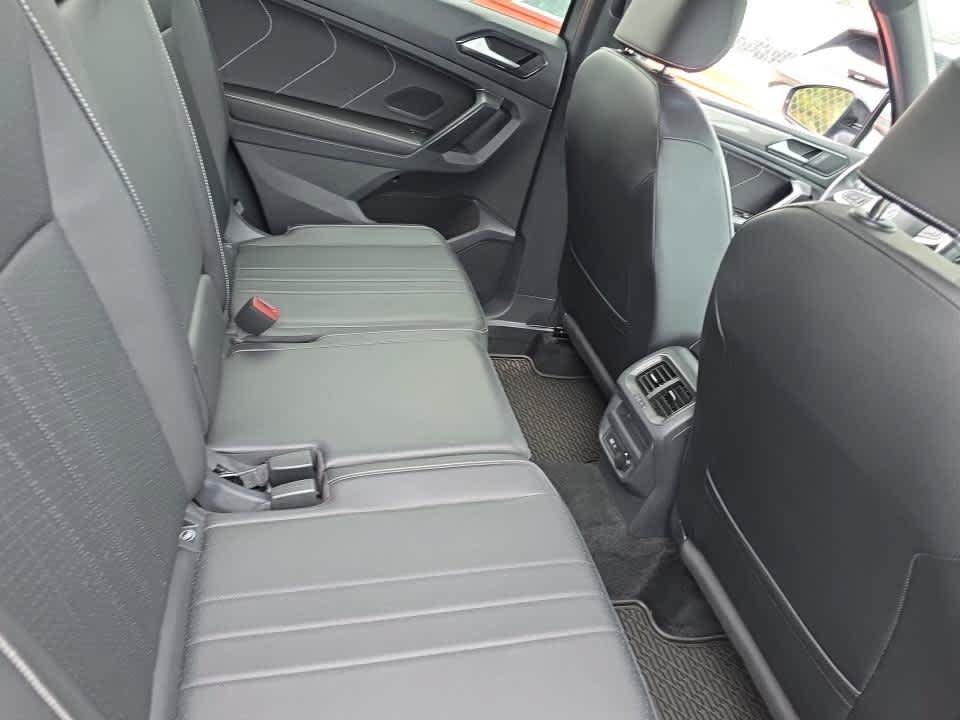 Used 2023 Volkswagen Tiguan SE R-Line FWD image 12