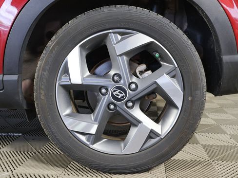 Certified 2024 Hyundai Venue SEL FWD image 18