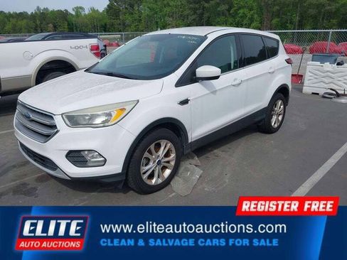 Used 2017 Ford Escape SE FWD image 4