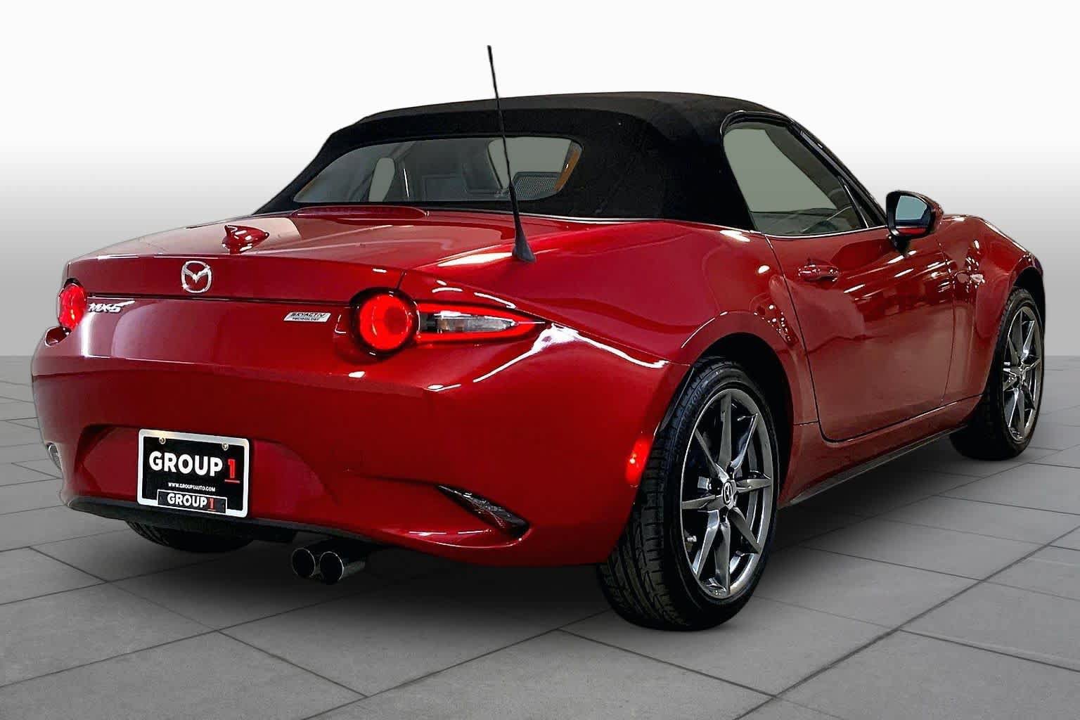 Used 2016 MAZDA MX-5 Miata Grand Touring RWD image 12