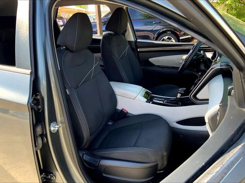 Used 2022 Hyundai Tucson SE image 9