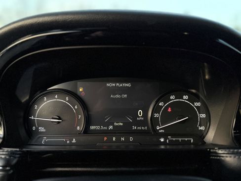 Used 2021 Lincoln Corsair AWD w/ Premium Package image 16