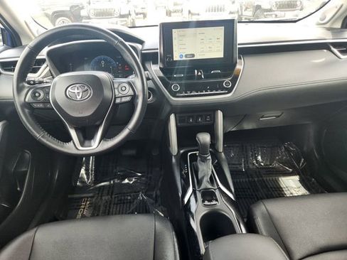 Used 2023 Toyota Corolla Cross XLE w/ Convenience Package AWD/4WD image 10