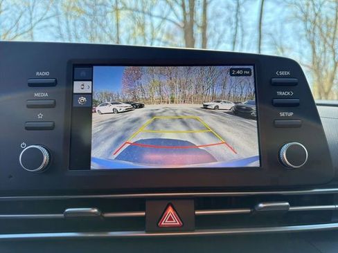 Certified 2025 Hyundai Elantra SE image 24