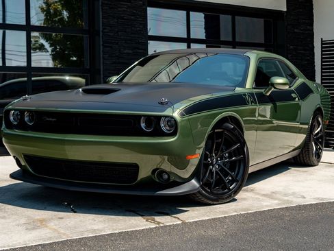 Used 2022 Dodge Challenger R/T w/ T/A Package RWD image 2