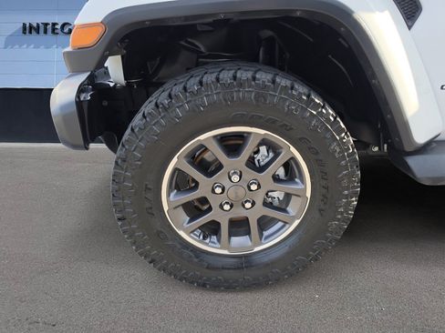 Used 2021 Jeep Gladiator Overland AWD/4WD image 24