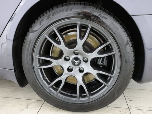 Used 2022 Tesla Model S Plaid image 14