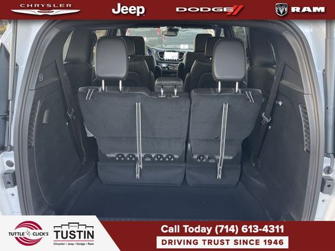 New 2026 Chrysler Pacifica Select FWD image 27