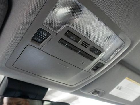 Used 2018 Toyota Highlander XLE image 37