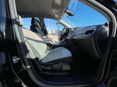 Used 2023 Chevrolet Equinox LS w/ LS Convenience Package FWD image 20