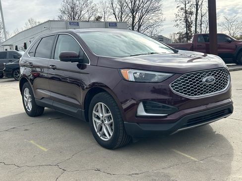 Used 2023 Ford Edge SEL image 4