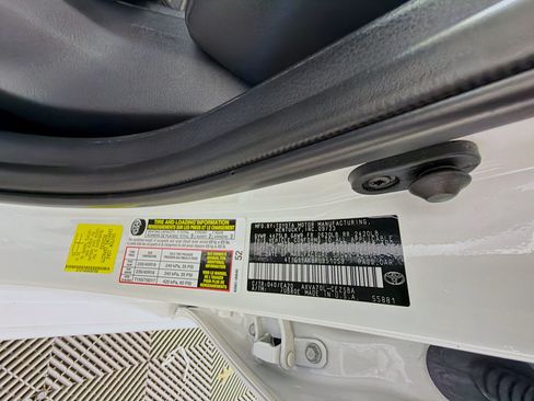 Used 2024 Toyota Camry SE FWD image 12