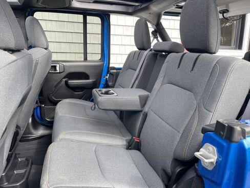 Used 2024 Jeep Wrangler Willys image 16