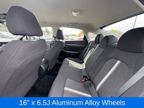Used 2025 Hyundai Sonata SE FWD image 18