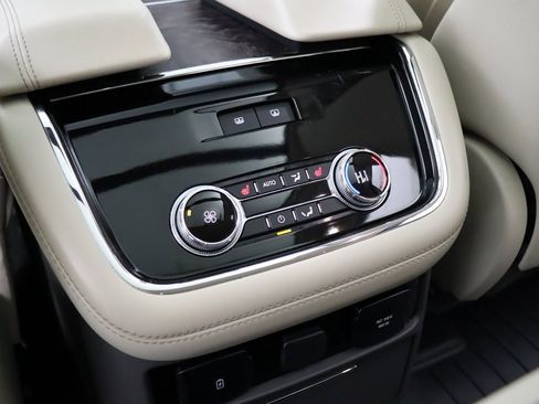 Used 2021 Lincoln Navigator Reserve w/ Luxury Package image 15