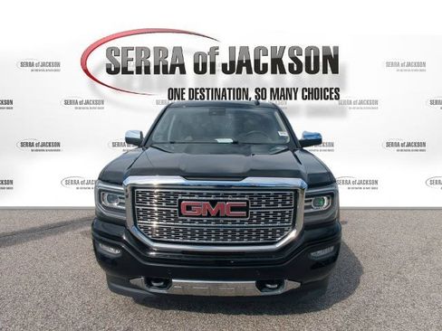 Used 2018 GMC Sierra 1500 Denali w/ Denali Ultimate Package AWD/4WD image 3