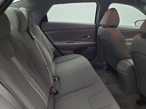 Used 2023 Hyundai Elantra SEL image 19